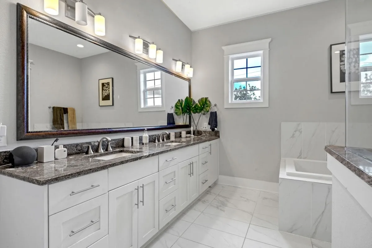 Bodine Recovery - Luxury Sober Living Houston/Heights - Photo 3