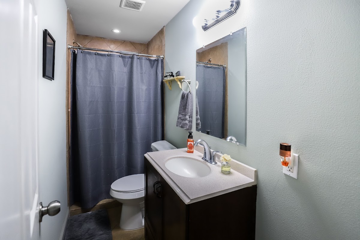 Emancipation House - Men’s Sober Home - Photo 5